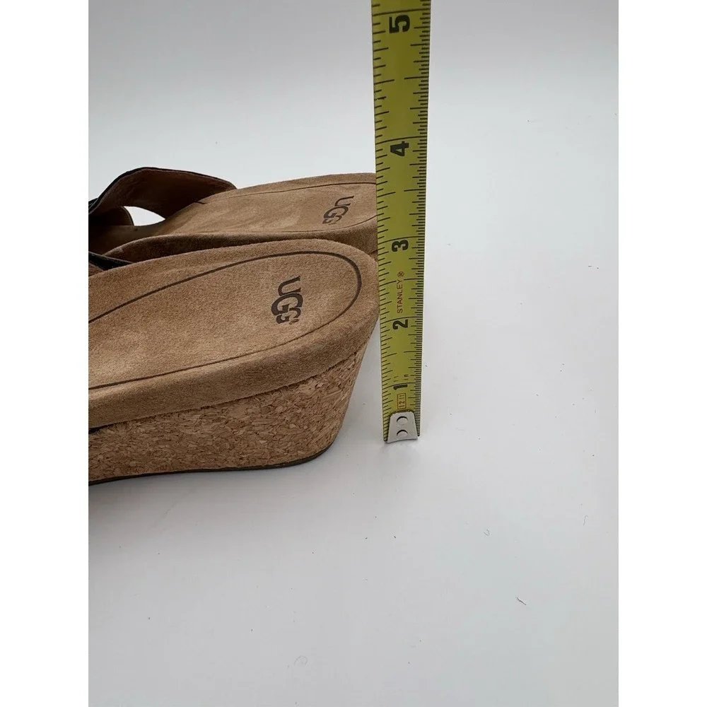 UGG Lyra‎ Sandals Black Leather Cross Straps Wedge Open Round Toe Size 8